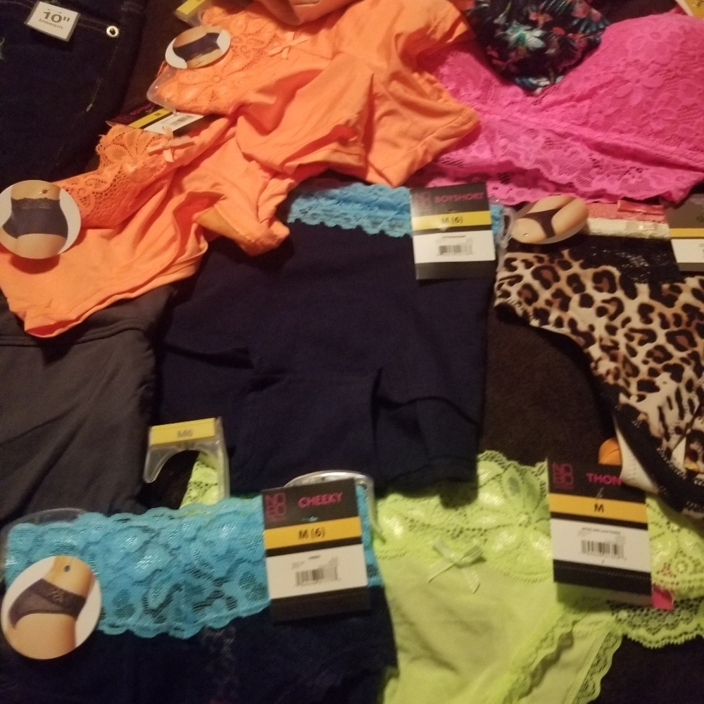 Medium all brands include va & pink, aerie, areopo
